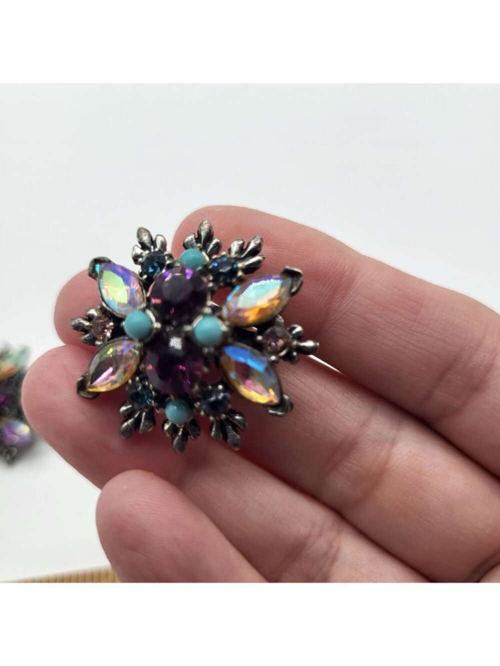 VTG Cluster AB Pink/Purple Rhinestones Clip On Earrings Blue Accent Beads Fairy - Picture 4 of 9